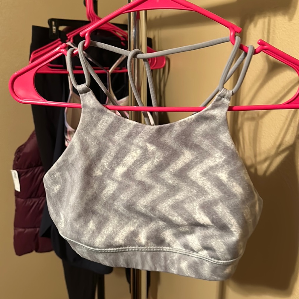 Size 6 Lululemon sports bra